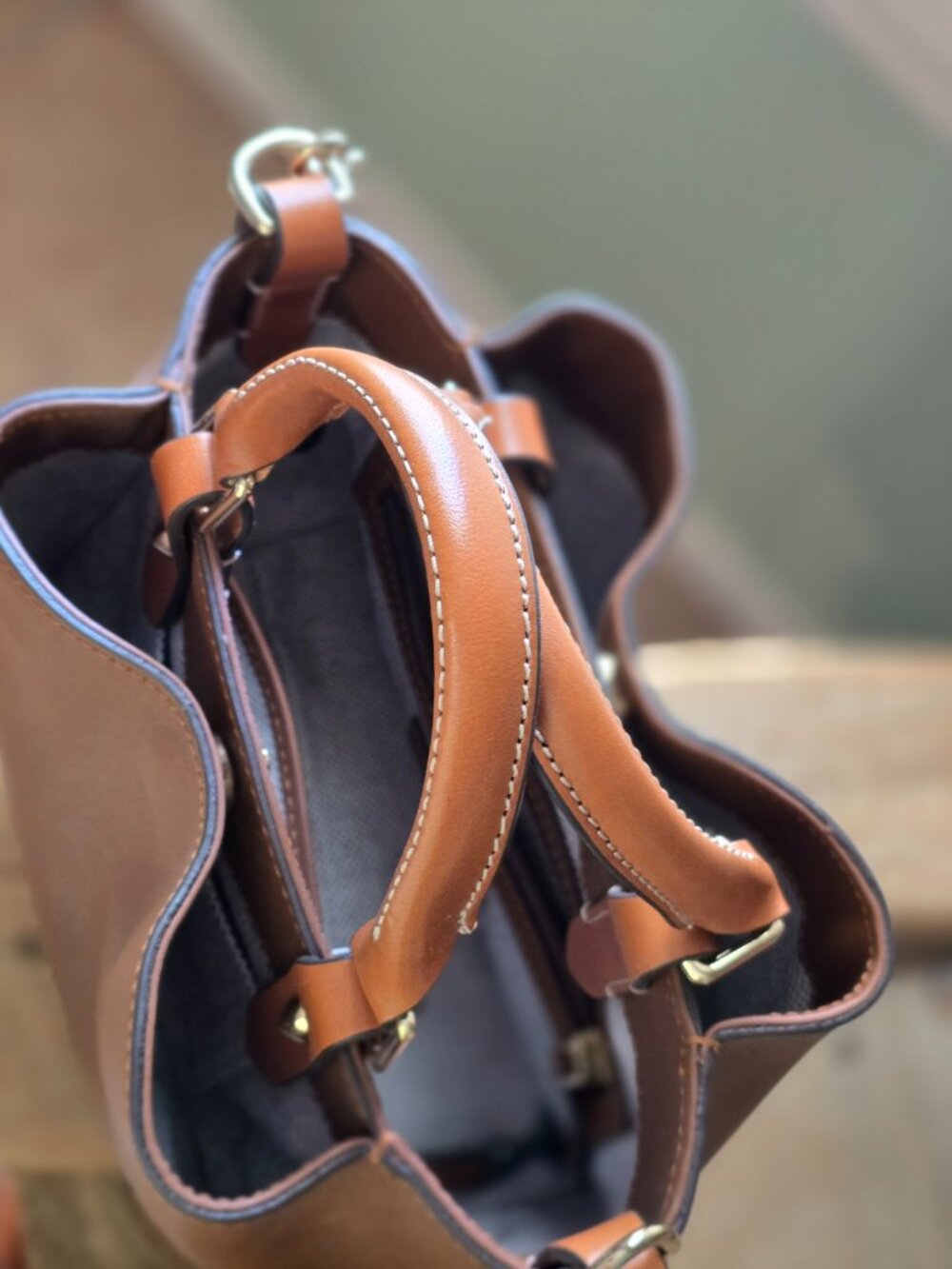 Dooney & Bourke Small Leather Barlow - Picture 14 of 14